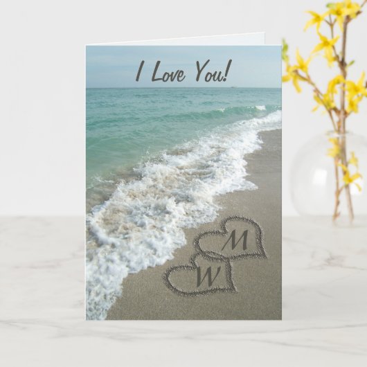 ビーチのパーソナライズな記念日の砂のハート カード (黄色い花)