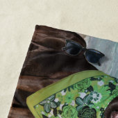 ビーチのビーチタオルのおもしろい犬 ビーチタオル (インサイチュ)