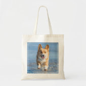 ビーチのペンブロークのウェルシュコーギー犬のランニング トートバッグ (正面)
