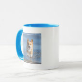 ビーチのペンブロークのウェルシュコーギー犬のランニング マグカップ (正面左)