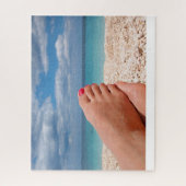 ビーチのマニキュアが付いている足 ジグソーパズル (縦)