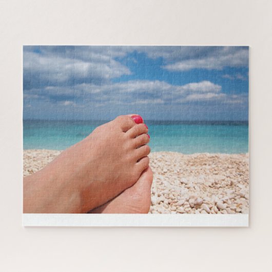 ビーチのマニキュアが付いている足 ジグソーパズル (横)