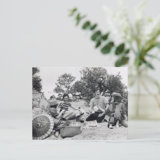 ビーチのヴィンテージの写真のEdwardianのピクニック ポストカード (スタンド正面)