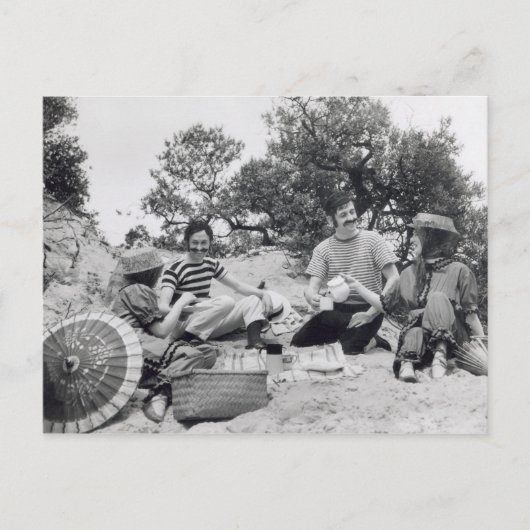 ビーチのヴィンテージの写真のEdwardianのピクニック ポストカード (正面)