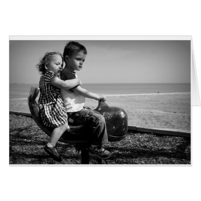 ビーチの子供 (正面横)