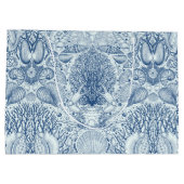 ビーチの宝を青で ラージペーパーバッグ (裏面)