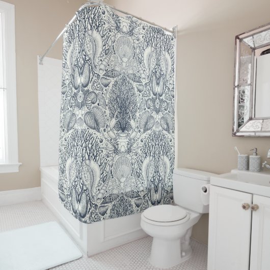 ビーチの宝物，貝殻，カニ，サンゴと海 シャワーカーテン (インサイチュ)