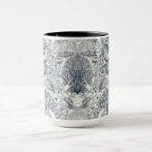 ビーチの宝物，貝殻，カニ，サンゴと海 マグカップ (中央)