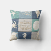 ビーチの幸せな場所の青い水の古い木製の海の枕 クッション (裏面)