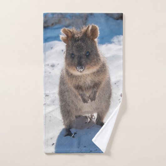 ビーチの幸せなQuokka ハンドタオル (ハンドタオル)