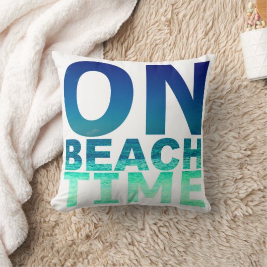 ビーチの時間青及びターコイズのタイポグラフィの枕 クッション (ブランケット)