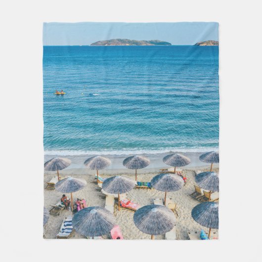ビーチの海に面した海岸のラウンジ フリースブランケット (正面)