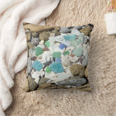 ビーチの海は装飾用クッションの海ガラスの化石を殻から取り出します クッション (ブランケット)