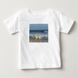 ビーチの犬 ベビーTシャツ