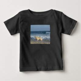 ビーチの犬 ベビーTシャツ