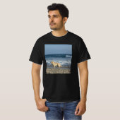 ビーチの犬 Tシャツ (正面フル)