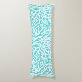 ビーチの珊瑚礁パターン航海ので白い青 ボディピロー (正面縦)