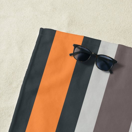 ビーチの生命黒の灰色のオレンジ縞模様 ビーチタオル (インサイチュ)