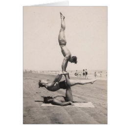 ビーチの男の子のバランス