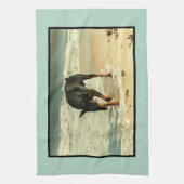 ビーチの絵画のイメージのドーベルマン犬 キッチンタオル (縦)