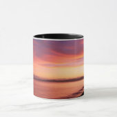 ビーチの美しい日没 マグカップ (中央)