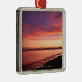 ビーチの美しい日没 メタルオーナメント (右)