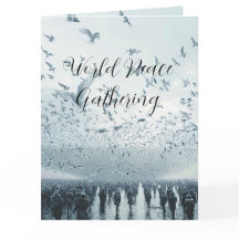 ビーチの群衆 平和の鳩 写真