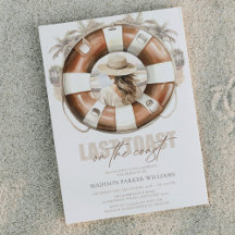 ビーチの花嫁が海岸で最後のトースト