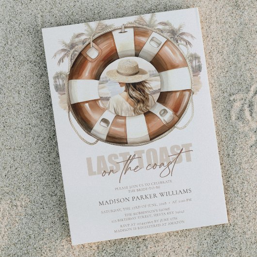 ビーチの花嫁が海岸で最後のトースト 招待状