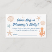 ビーチの赤ちゃんシャワーどのように大きいママの腹のゲーム エンクロージャーカード (正面)
