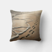 ビーチの足跡と海の泡 クッション (裏面)