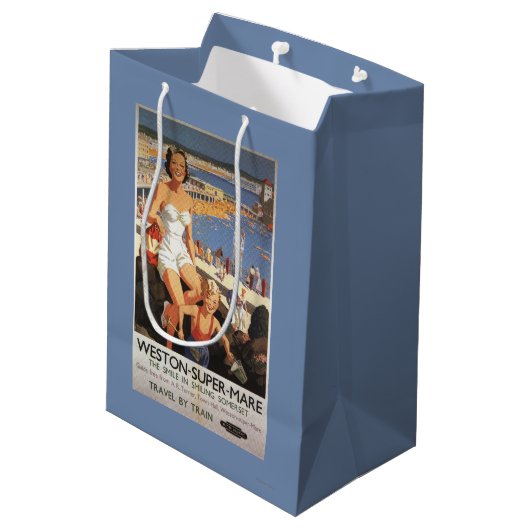 ビーチの鉄道ポスターの母及び息子 ミディアムペーパーバッグ (裏面アングル)