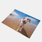 ビーチのDalmatian犬 ドアマット (アングル)