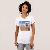ビーチのDalmatian犬 Tシャツ (正面フル)