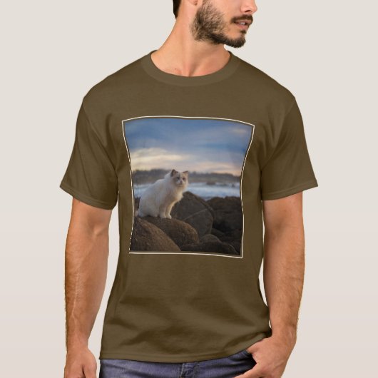 ビーチのRagdoll猫 Tシャツ (正面)