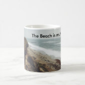 ビーチは私の幸せな場所のマグです コーヒーマグカップ (中央)