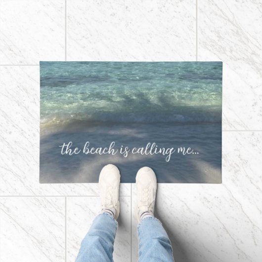 ビーチは私をトロピカルパラダイスと呼んでいる ドアマット (室内)