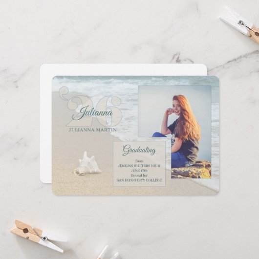 ビーチをテーマにした2026年卒業写真 招待状 (正面/裏面インサイチュ)