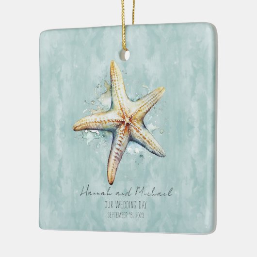 ビーチをテーマにした「Our Wedding Day」 セラミックオーナメント (左)