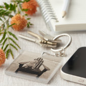 ビーチを楽しんでいる犬 キーホルダー (正面右)