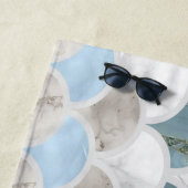 ビーチアクアブルーホワイトマーブルパステルマーメイドはかりで測 ビーチタオル (インサイチュ)