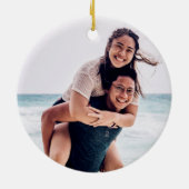 ビーチエレガントサンドドルフォト初めてのクリスマス セラミックオーナメント (裏面)