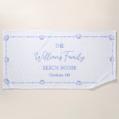 ビーチカスタムファミリーハウスコースタルブルーシェルシック ビーチタオル (正面)