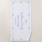 ビーチカスタムファミリーハウスコースタルブルーシェルシック ビーチタオル (正面)