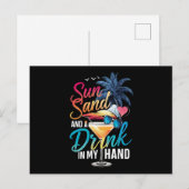 ビーチクルーズで太陽の砂と手に飲み物 ポストカード (正面/裏面)