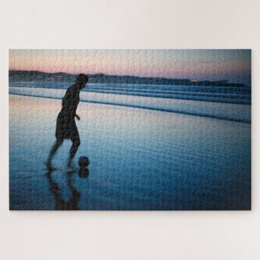 ビーチサッカーの夜明け ジグソーパズル (横)