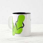 ビーチサンダルのビーチのマグ ツートーンマグカップ (正面左)