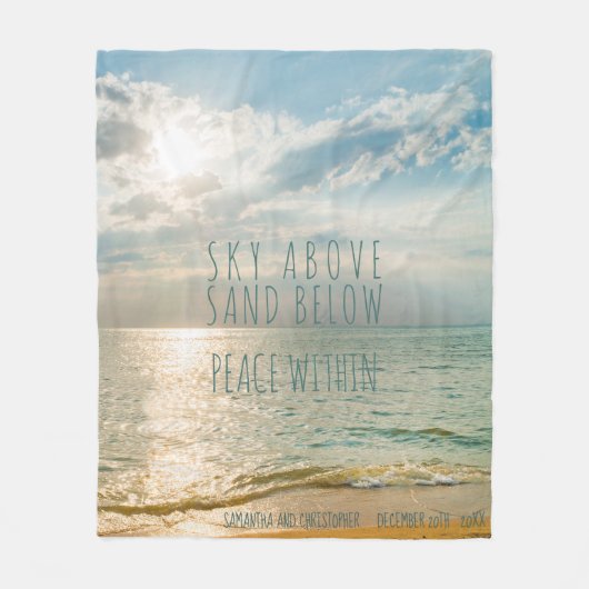 ビーチサンライズスカイオーバーサンドウィープモノグラム フリースブランケット (正面)