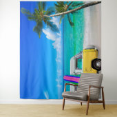 ビーチシーンとイエローバンとピンクサーフボード タペストリー (インサイチュ)