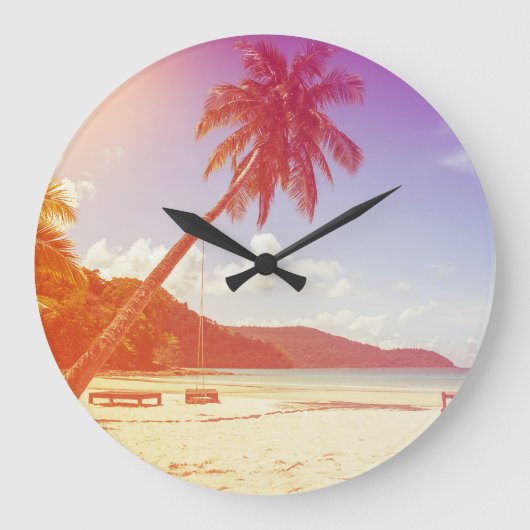 ビーチシーン、ココナッツツリー、木製ベッド。 ラージ壁時計 (正面)